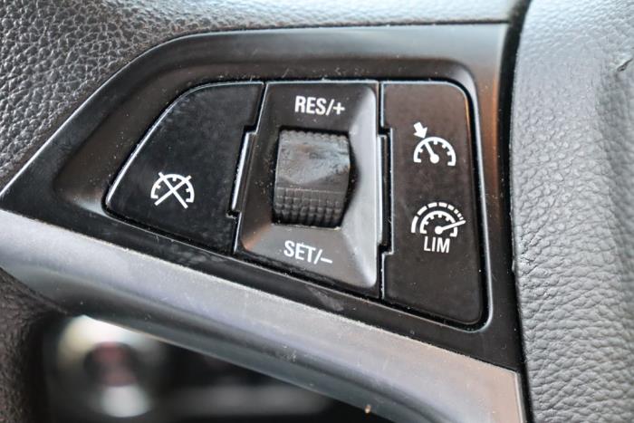 Opel Astra J Sports Tourer 1.7 CDTi 16V Skrotfordon (2013, GRIJS)