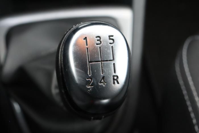 Renault Clio IV Estate/Grandtour 0.9 Energy TCE 90 12V Sloopvoertuig (2017, Rood)