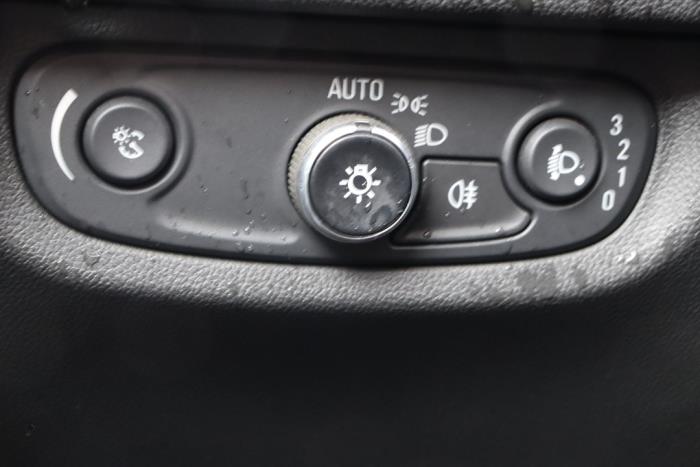 Opel Insignia Sports Tourer 1.5 Turbo 16V 165 Sloopvoertuig (2020, Blauw)