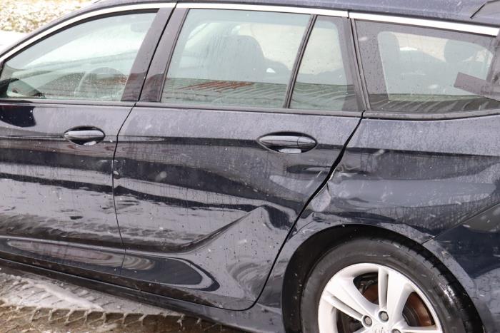 Opel Insignia Sports Tourer 1.5 Turbo 16V 165 Sloopvoertuig (2020, Blauw)