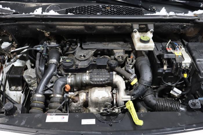 Peugeot Partner 1.6 HDI 75 Phase 2 Skrotfordon (2015, NIET VAN TOEPASSING)