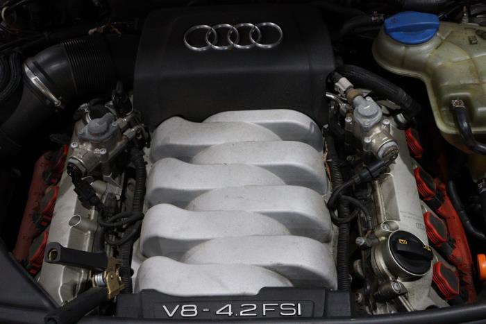 Audi A6 Avant 4.2 V8 40V FSI Quattro Skrotfordon (2006, GRIJS)