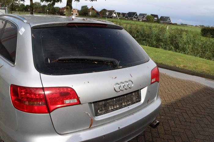 Audi A6 Avant 4.2 V8 40V FSI Quattro Skrotfordon (2006, GRIJS)