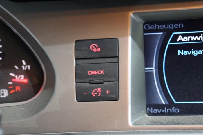 Audi A6 Avant 4.2 V8 40V FSI Quattro Skrotfordon (2006, GRIJS)