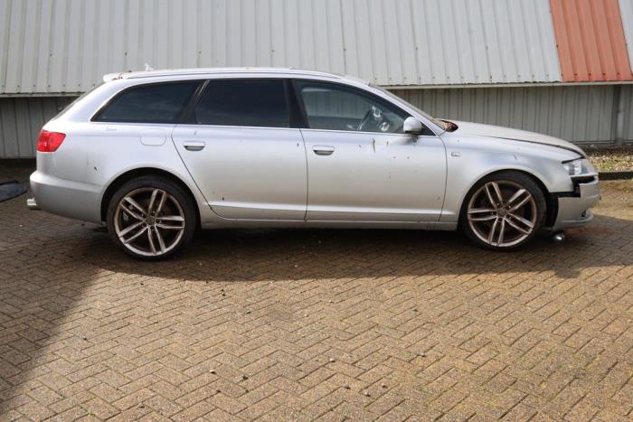 Audi A6 Avant 4.2 V8 40V FSI Quattro Skrotfordon (2006, GRIJS)