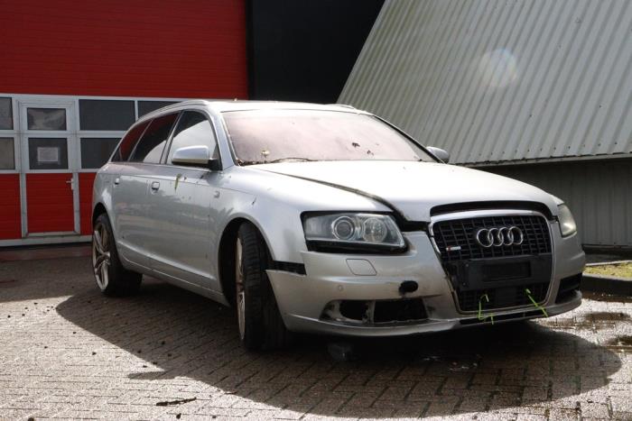 Audi A6 Avant 4.2 V8 40V FSI Quattro Skrotfordon (2006, GRIJS)