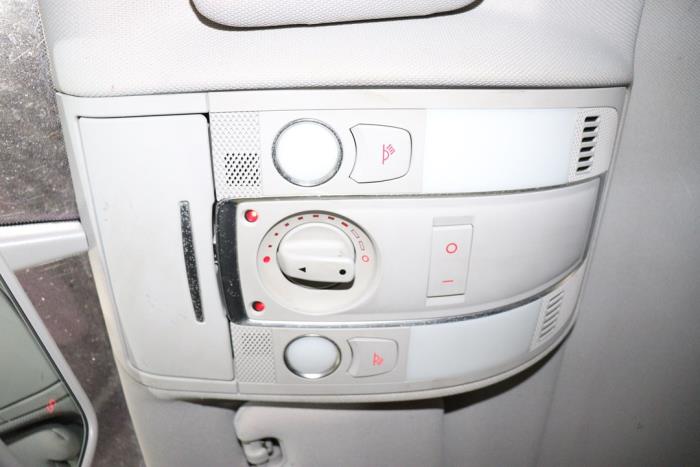 Audi A6 Avant 4.2 V8 40V FSI Quattro Skrotfordon (2006, GRIJS)