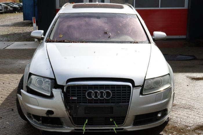 Audi A6 Avant 4.2 V8 40V FSI Quattro Skrotfordon (2006, GRIJS)