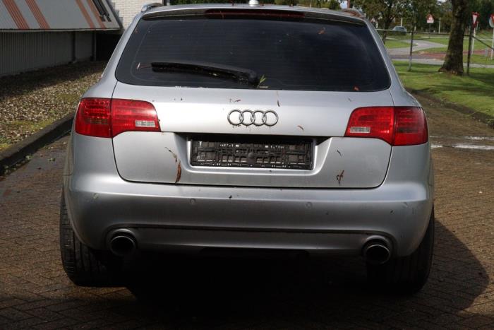 Audi A6 Avant 4.2 V8 40V FSI Quattro Skrotfordon (2006, GRIJS)