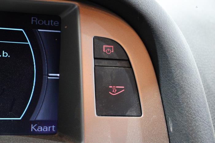 Audi A6 Avant 4.2 V8 40V FSI Quattro Skrotfordon (2006, GRIJS)