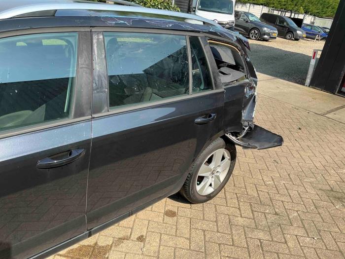 Skoda Octavia Combi 1.6 TDI Greenline 16V Sloopvoertuig (2014, Metallic, Zwart)