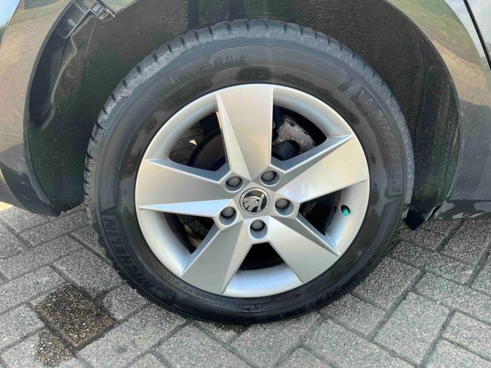 Skoda Octavia Combi 1.6 TDI Greenline 16V Sloopvoertuig (2014, Metallic, Zwart)