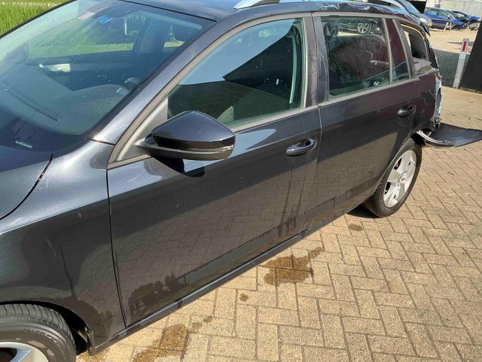 Skoda Octavia Combi 1.6 TDI Greenline 16V Sloopvoertuig (2014, Metallic, Zwart)