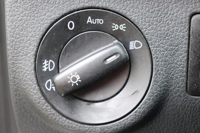 Volkswagen Caddy IV 2.0 TDI 75 Skrotfordon (2018, WIT)