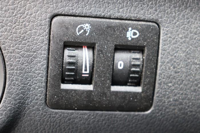 Volkswagen Caddy IV 2.0 TDI 75 Skrotfordon (2018, WIT)