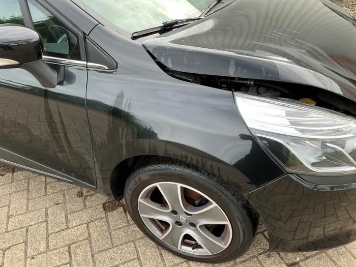 Renault Clio IV Estate/Grandtour 0.9 Energy TCE 12V Skrotfordon (2014, ZWART)