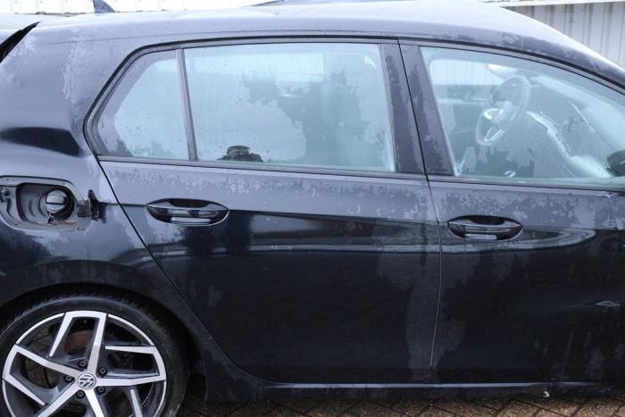 Volkswagen Golf VIII 1.0 TSI 12V Sloopvoertuig (2021, Metallic, Zwart)