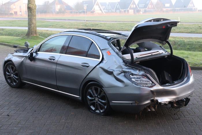 Mercedes C C-180 1.6 16V Skrotfordon (2015, ZILVER METALLIC ZILVER GRIJS)