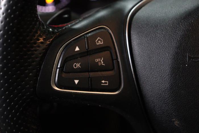 Mercedes C C-180 1.6 16V Skrotfordon (2015, ZILVER METALLIC ZILVER GRIJS)