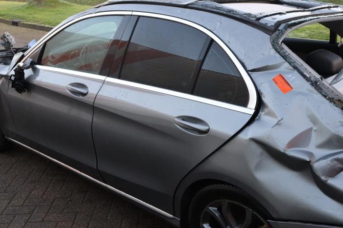 Mercedes C C-180 1.6 16V Skrotfordon (2015, ZILVER METALLIC ZILVER GRIJS)