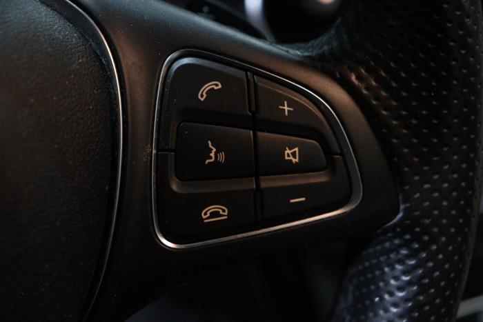 Mercedes C C-180 1.6 16V Skrotfordon (2015, ZILVER METALLIC ZILVER GRIJS)