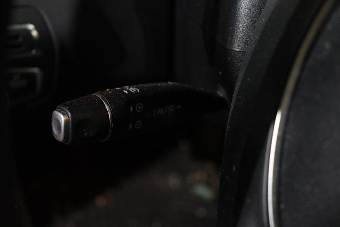 Mercedes C C-180 1.6 16V Skrotfordon (2015, ZILVER METALLIC ZILVER GRIJS)