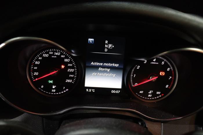 Mercedes C C-180 1.6 16V Skrotfordon (2015, ZILVER METALLIC ZILVER GRIJS)