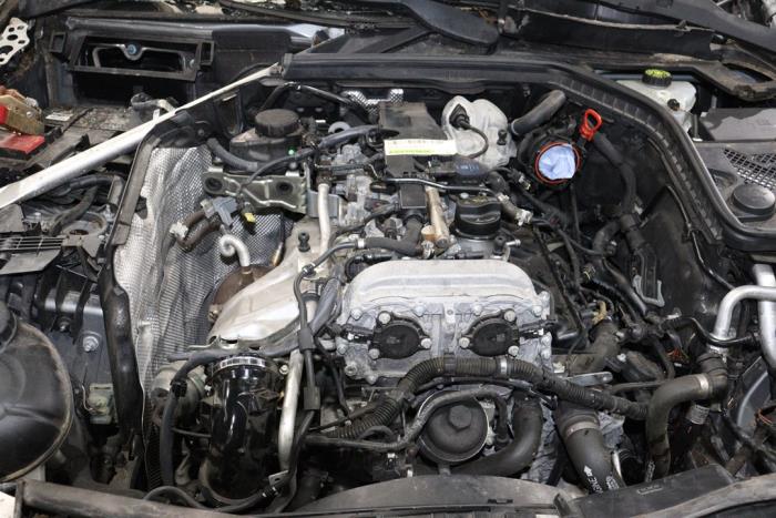 Mercedes C C-180 1.6 16V Skrotfordon (2015, ZILVER METALLIC ZILVER GRIJS)