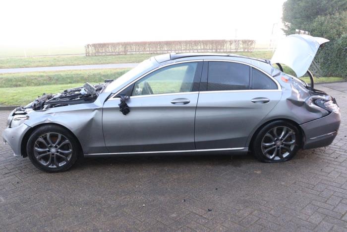 Mercedes C C-180 1.6 16V Skrotfordon (2015, ZILVER METALLIC ZILVER GRIJS)