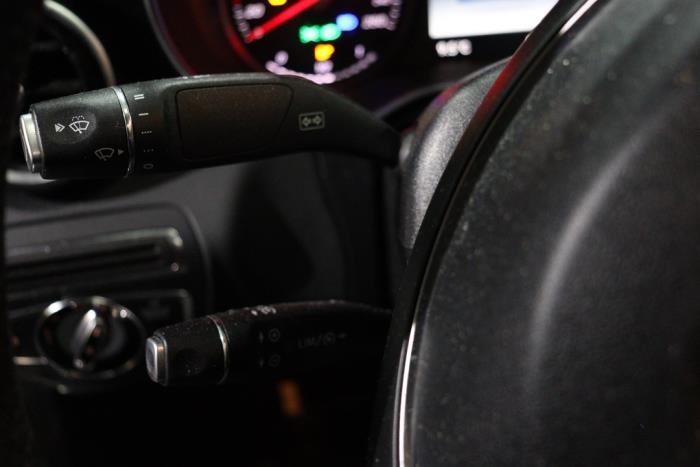 Mercedes C C-180 1.6 16V Skrotfordon (2015, ZILVER METALLIC ZILVER GRIJS)