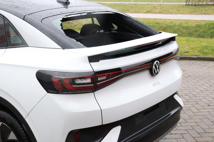 Volkswagen ID.5 Pro Performance Skrotfordon (2022, WIT METALLIC WIT)