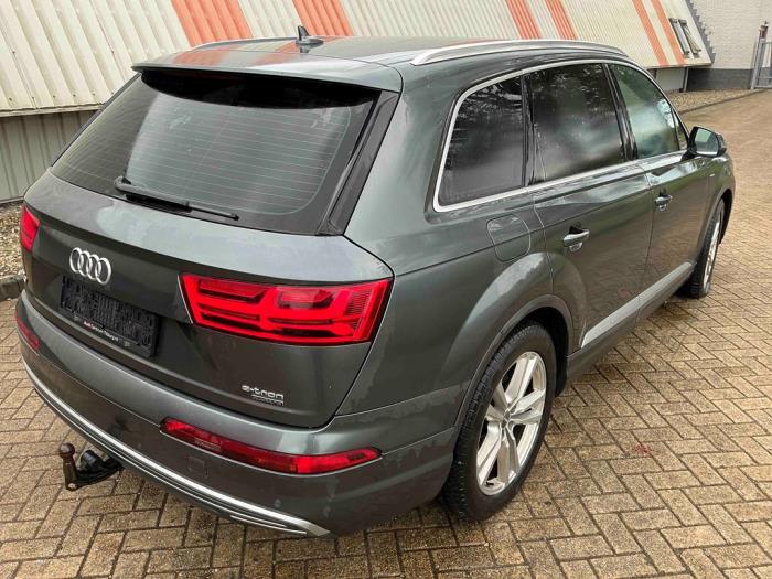 Audi Q7 3.0 TDI V6 24V e-tron plug-in hybrid Skrotfordon (2016, GRIJS METALLIC GRIJS)