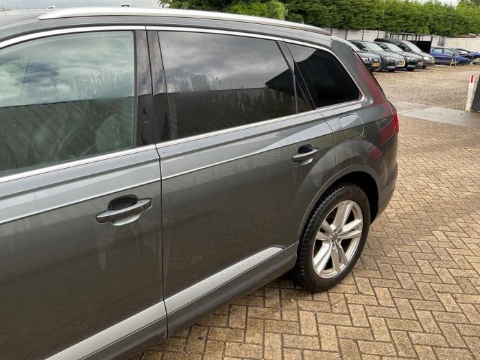 Audi Q7 3.0 TDI V6 24V e-tron plug-in hybrid Skrotfordon (2016, GRIJS METALLIC GRIJS)