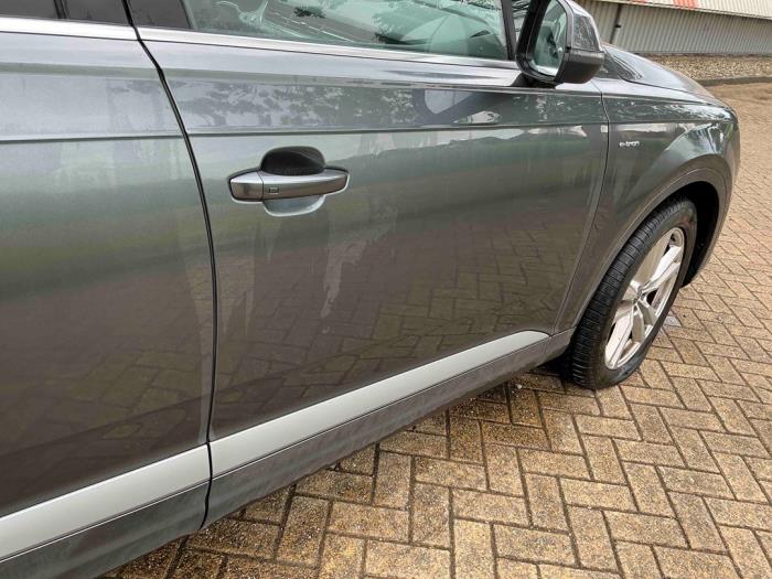 Audi Q7 3.0 TDI V6 24V e-tron plug-in hybrid Skrotfordon (2016, GRIJS METALLIC GRIJS)