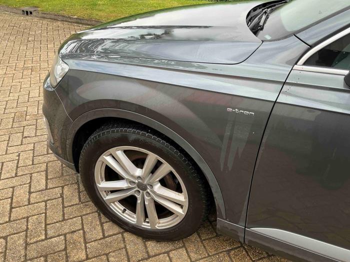 Audi Q7 3.0 TDI V6 24V e-tron plug-in hybrid Skrotfordon (2016, GRIJS METALLIC GRIJS)