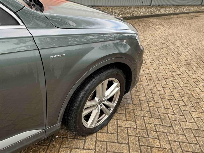 Audi Q7 3.0 TDI V6 24V e-tron plug-in hybrid Skrotfordon (2016, GRIJS METALLIC GRIJS)