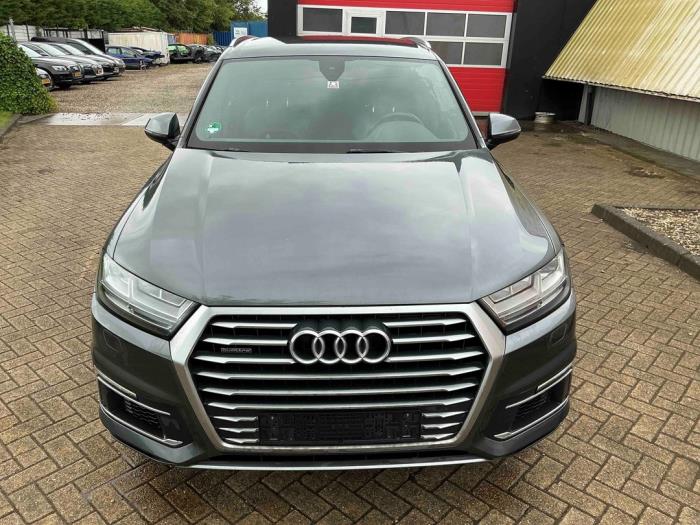 Audi Q7 3.0 TDI V6 24V e-tron plug-in hybrid Skrotfordon (2016, GRIJS METALLIC GRIJS)