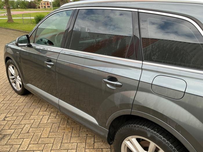 Audi Q7 3.0 TDI V6 24V e-tron plug-in hybrid Skrotfordon (2016, GRIJS METALLIC GRIJS)