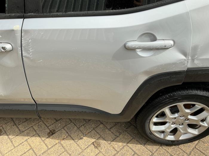 Jeep Renegade 1.4 Multi Air 16V Sloopvoertuig (2017, Metallic, Zilvergrijs)