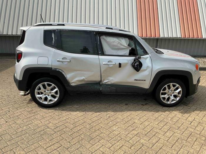 Jeep Renegade 1.4 Multi Air 16V Sloopvoertuig (2017, Metallic, Zilvergrijs)