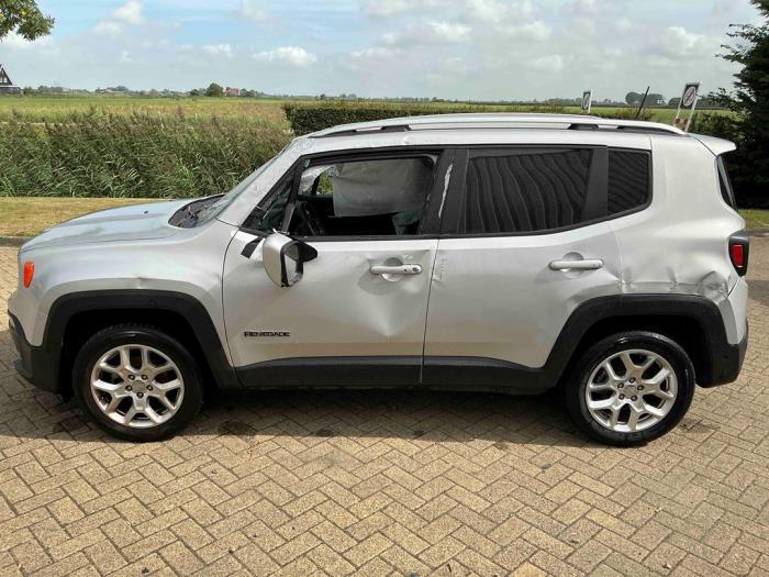 Jeep Renegade 1.4 Multi Air 16V Sloopvoertuig (2017, Metallic, Zilvergrijs)