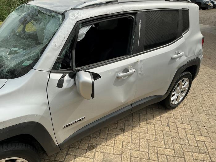 Jeep Renegade 1.4 Multi Air 16V Sloopvoertuig (2017, Metallic, Zilvergrijs)