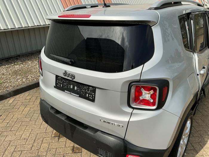 Jeep Renegade 1.4 Multi Air 16V Sloopvoertuig (2017, Metallic, Zilvergrijs)