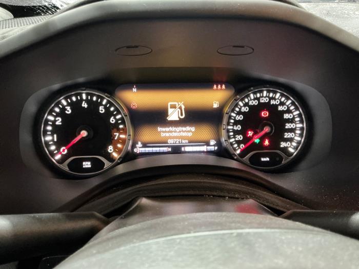 Jeep Renegade 1.4 Multi Air 16V Sloopvoertuig (2017, Metallic, Zilvergrijs)