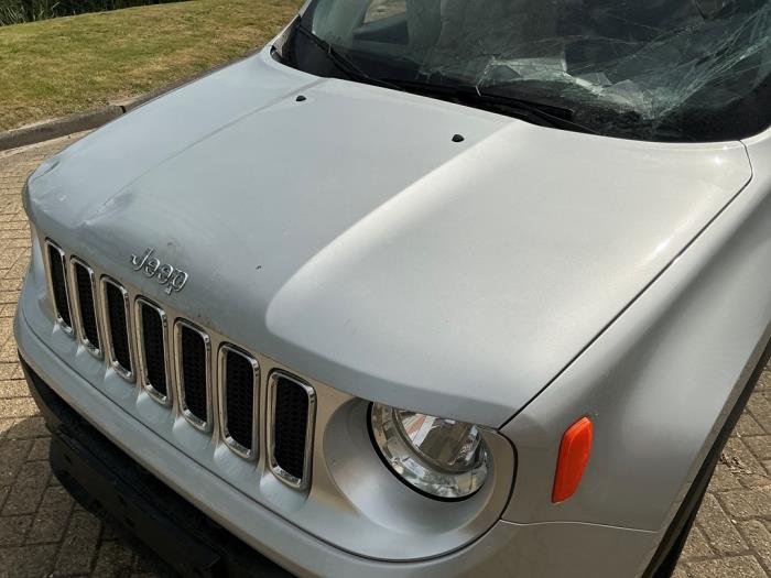 Jeep Renegade 1.4 Multi Air 16V Sloopvoertuig (2017, Metallic, Zilvergrijs)