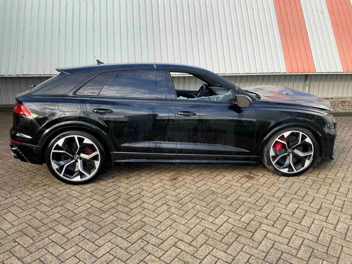 Audi RS Q8 4.0 V8 32V RS TFSI Mild Hybrid Quattro Skrotfordon (2022, ZWART METALLIC ZWART)