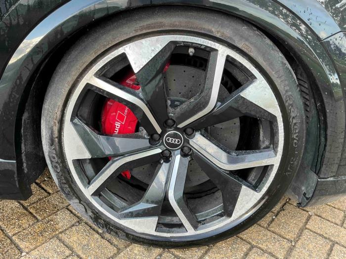 Audi RS Q8 4.0 V8 32V RS TFSI Mild Hybrid Quattro Skrotfordon (2022, ZWART METALLIC ZWART)
