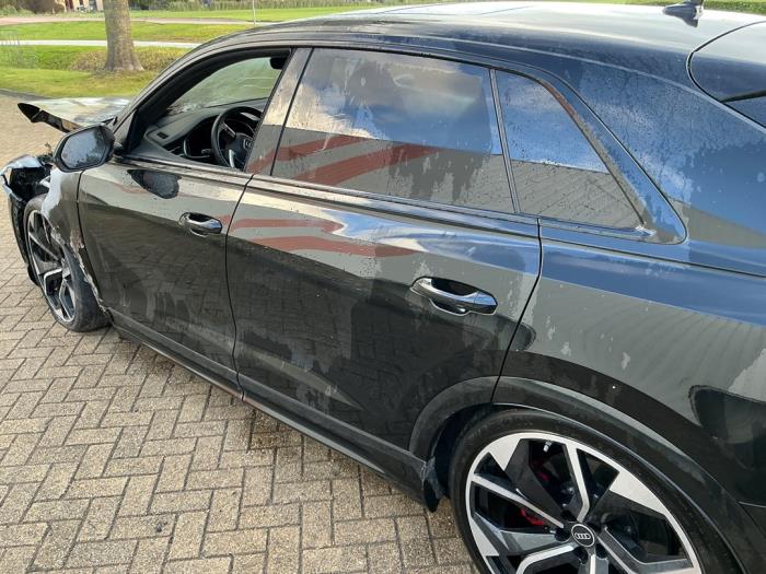 Audi RS Q8 4.0 V8 32V RS TFSI Mild Hybrid Quattro Skrotfordon (2022, ZWART METALLIC ZWART)