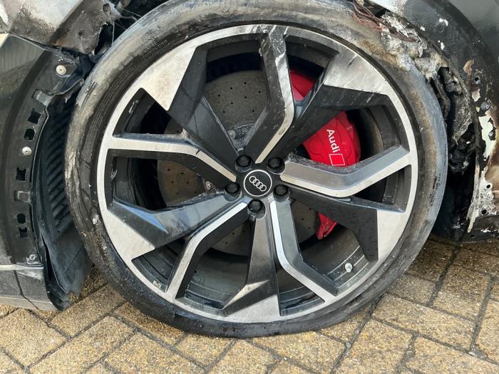 Audi RS Q8 4.0 V8 32V RS TFSI Mild Hybrid Quattro Skrotfordon (2022, ZWART METALLIC ZWART)