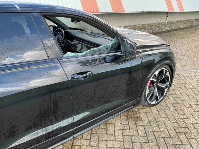 Audi RS Q8 4.0 V8 32V RS TFSI Mild Hybrid Quattro Skrotfordon (2022, ZWART METALLIC ZWART)